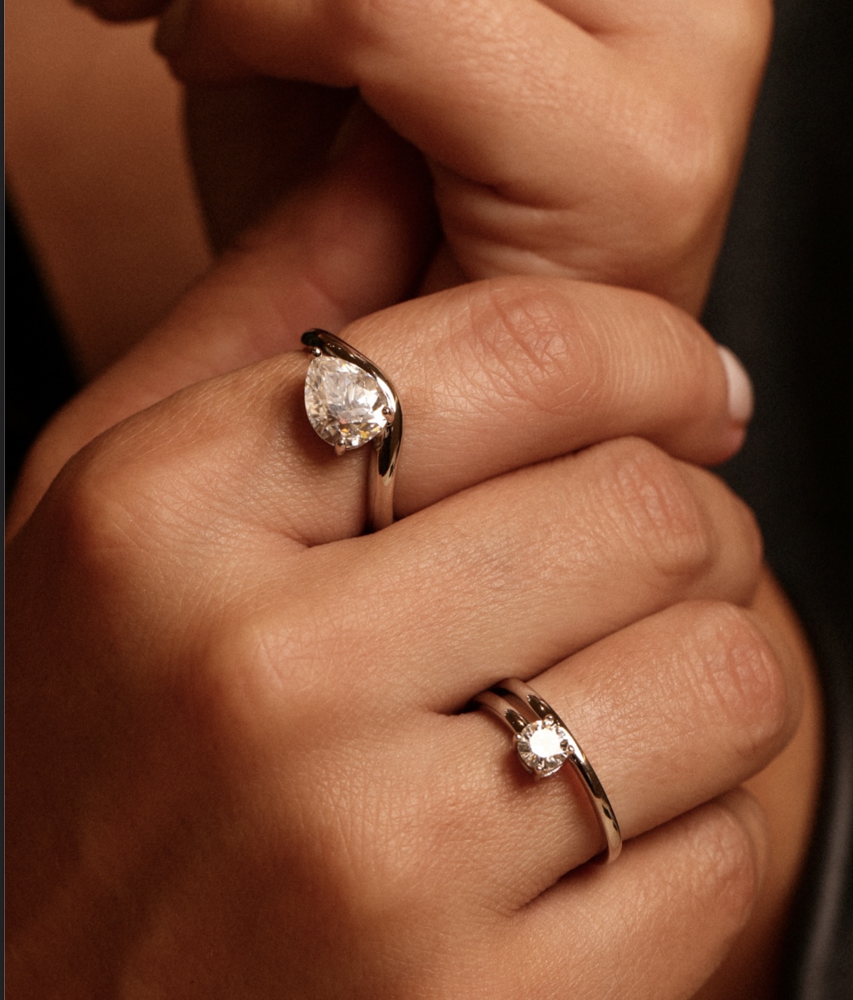 Anel Gota Reclinada Moissanite - Imagem 3