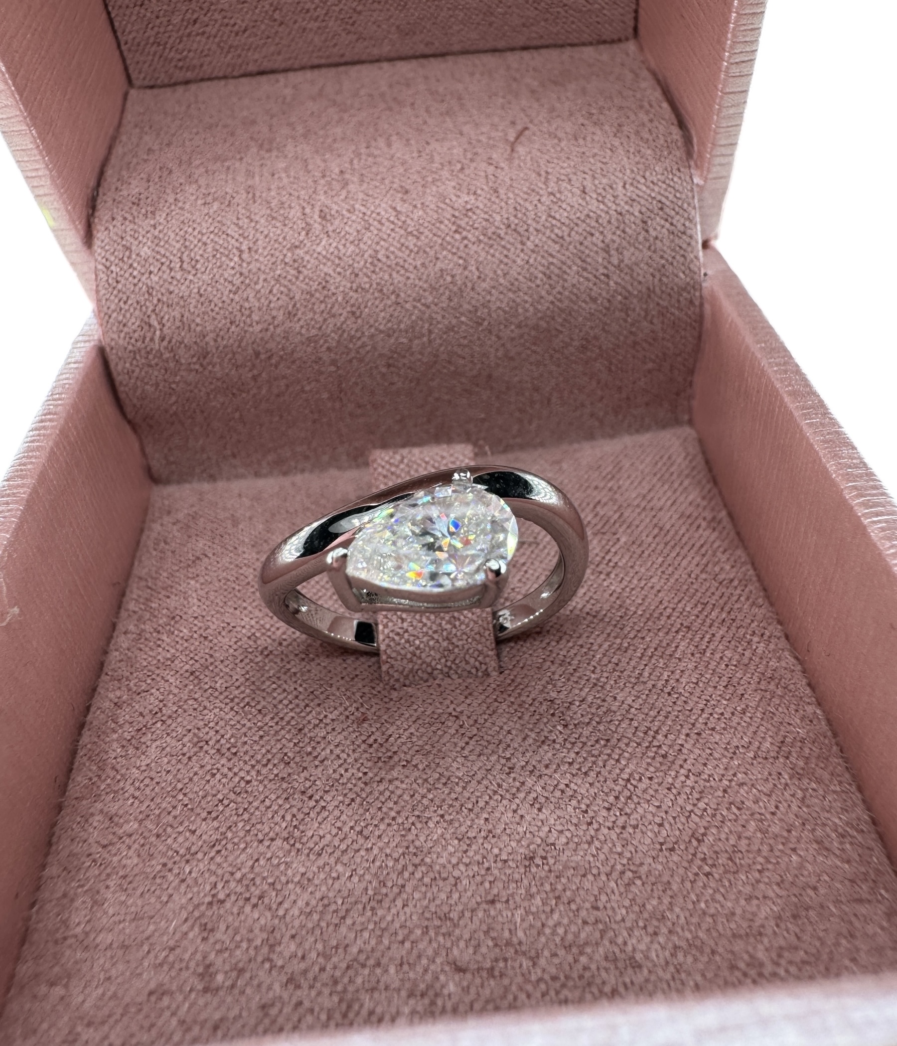 Anel Gota P Reclinada Moissanite - Imagem 5