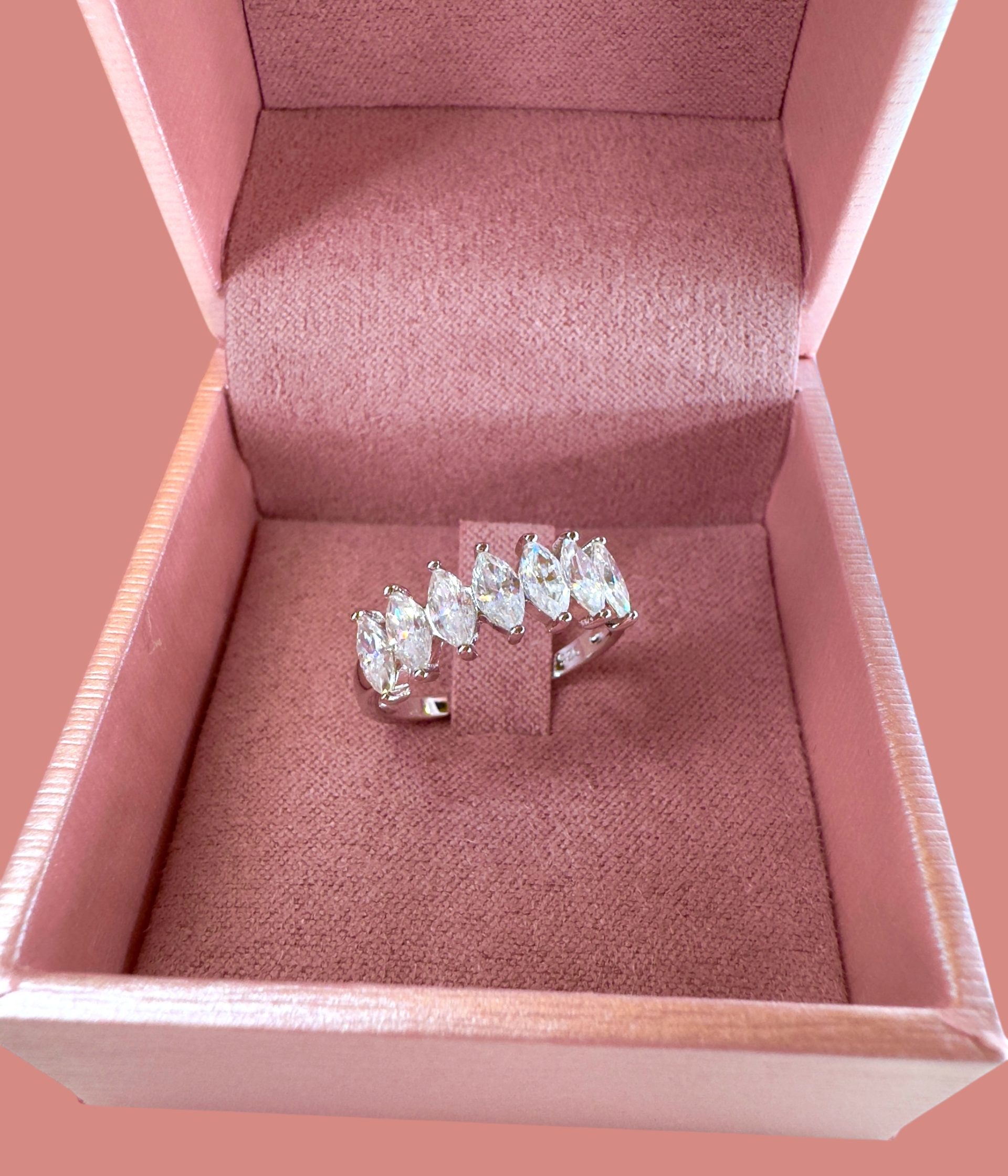 Anel Aparador Navettes Moissanite - Imagem 3